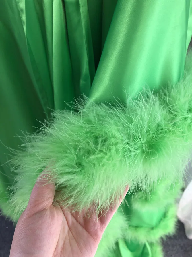 Green Атласный халат с перьями длинный рукав длинный ночной халат маскарадное платье для танцев платье для выпускного вечера - Цвет: Green