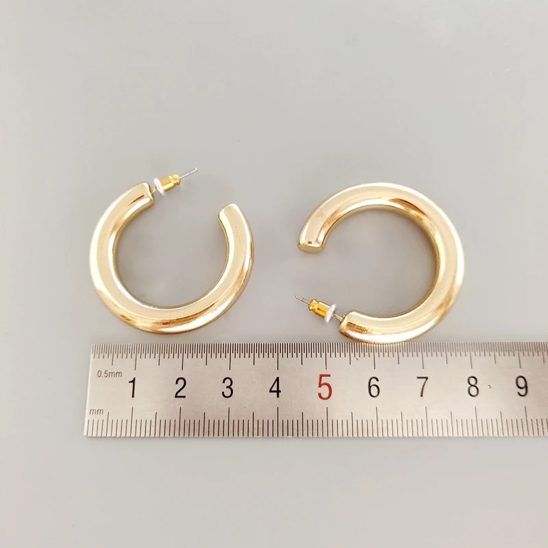 

3.5cm New Fashion Big Gold Color Alloy C Shaped Hoop Earrings Hip Hop Circle Hoops Jewelry Accessory Party Gift for Women