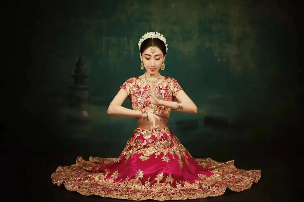 Индийские сари традиционный костюм с вышивкой Женский танцевальный в этническом