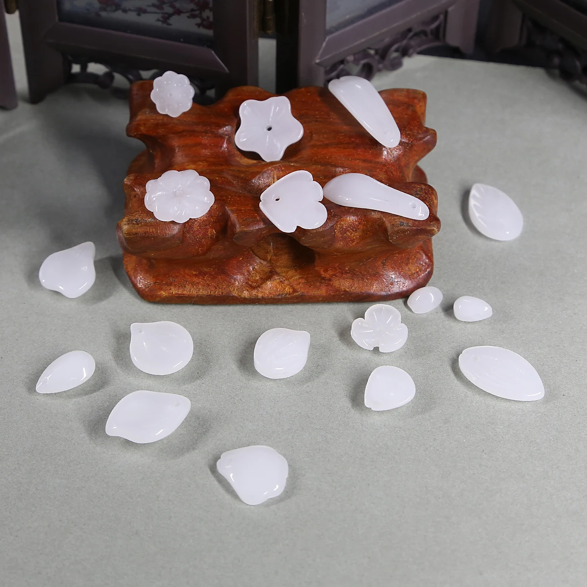 Стеклянные нестандартные белые бусины Лепестки ручной работы 10 шт./лот для