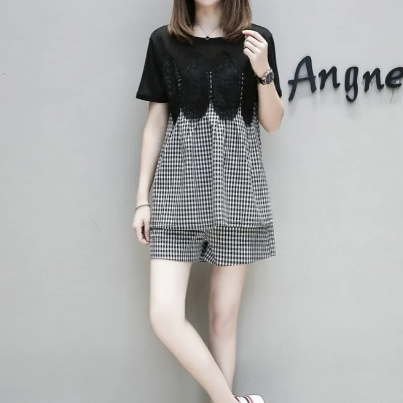 

2021 Summer Loose Plaid Shorts Set Women Street Casual Sport Suit Female Lace Patchwork Short Sleeve T-Shirt Two Piece Set
