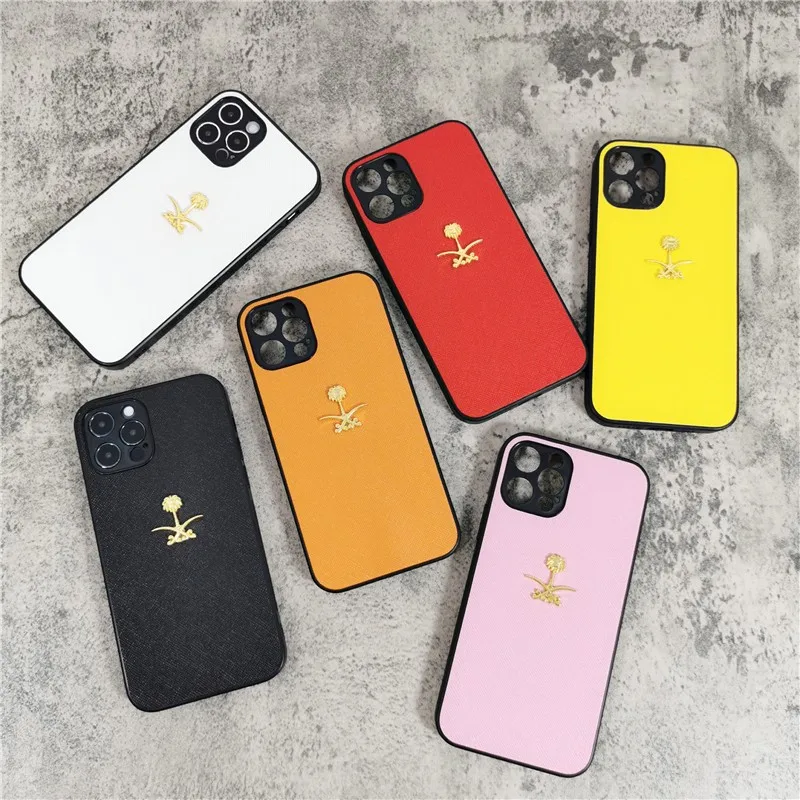 Роскошный женский жесткий чехол с металлическими буквами и кокосовым деревом