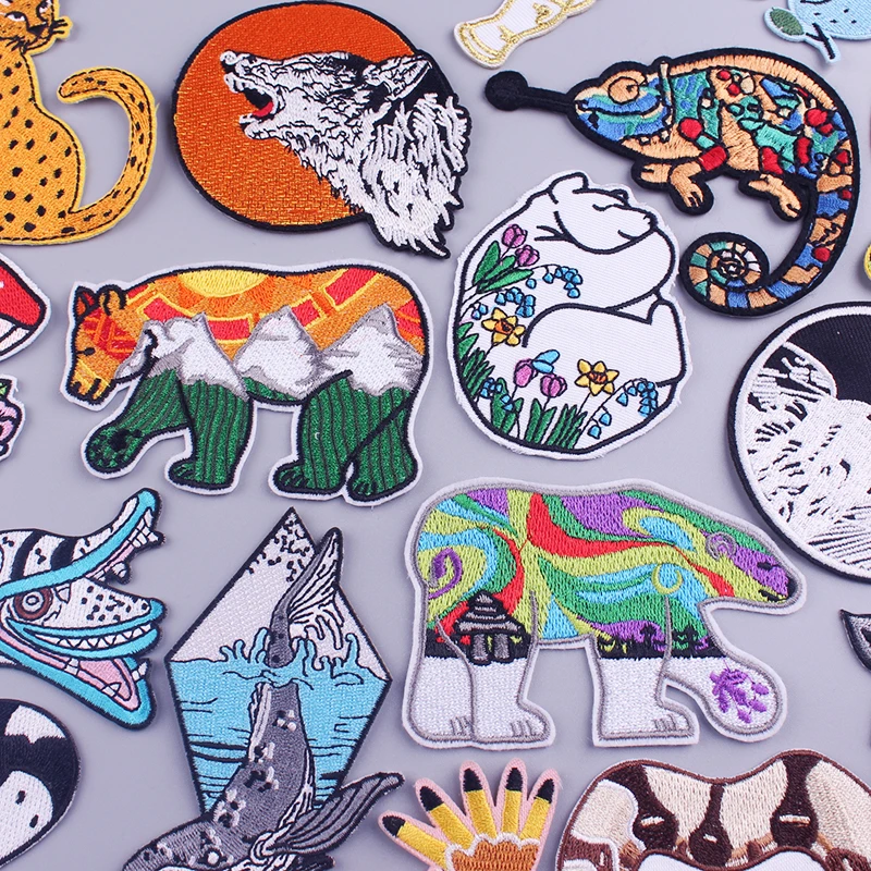 

Cartoons Polar Bear Stripe Patch Animal Embroidered Patches for Clothing Stickers Wolf Whale Patch Iron on Patches for Clothes