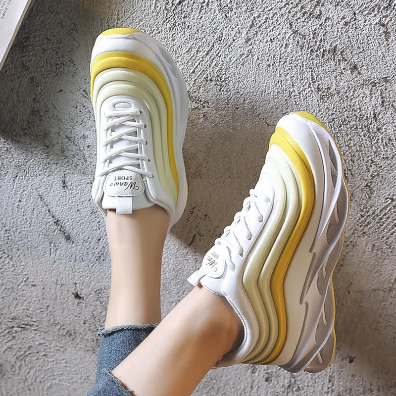 Женские белые кроссовки со скрытым каблуком 5 см массивная женская обувь на