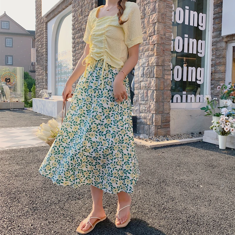 

В Корейском стиле; Комплект из двух предметов Для женщин короткий рукав Топ завязками и Высокая Талия печать костюм с длинный юбкой изящная ...