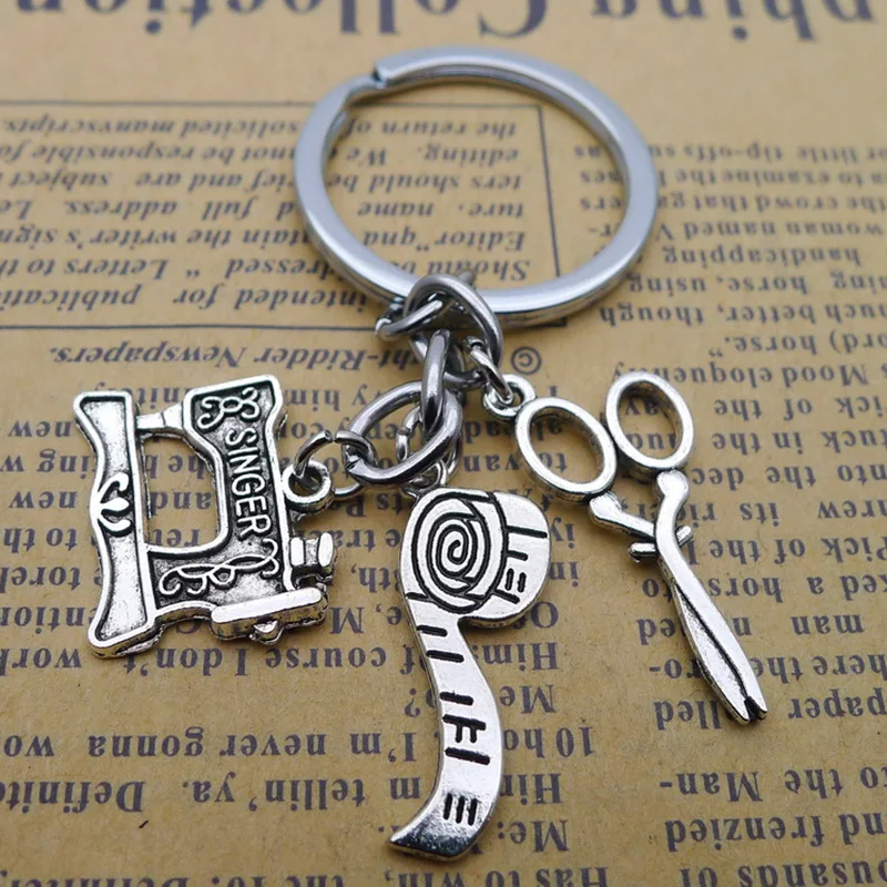 

Retro Tailor Shop Scissors Sewing Machine Tape Measure Iron Clothing Designer Keychain Personality Commemorative Gift Keychain