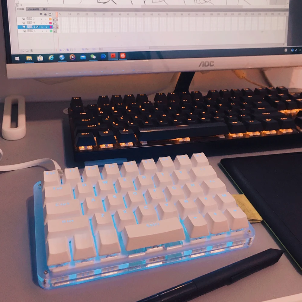 Портативная механическая мини клавиатура с синим светом 40 клавиш переключатели