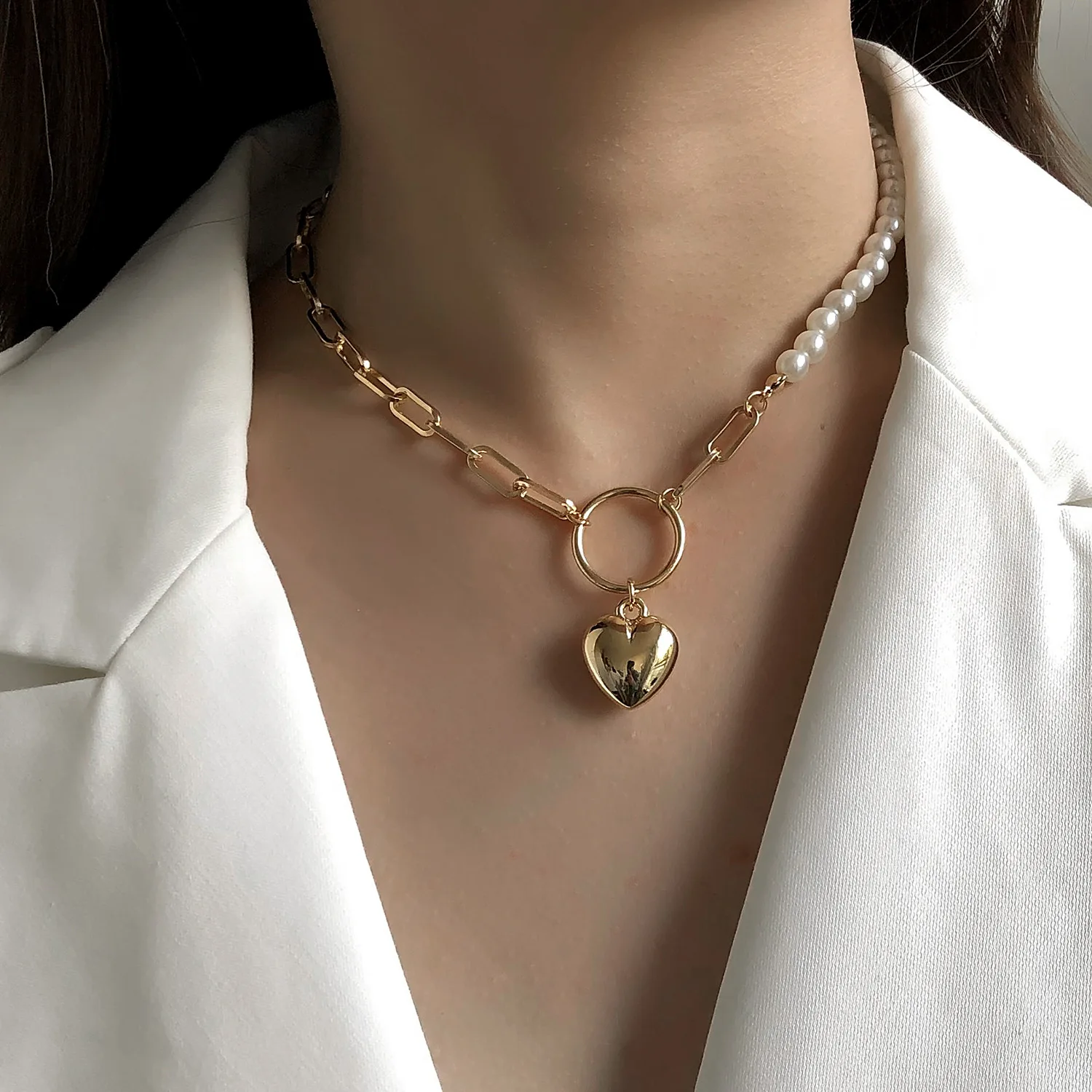

New rose gold pearl geometric circle peach heart pendant necklace female hip-hop party love short chain necklace