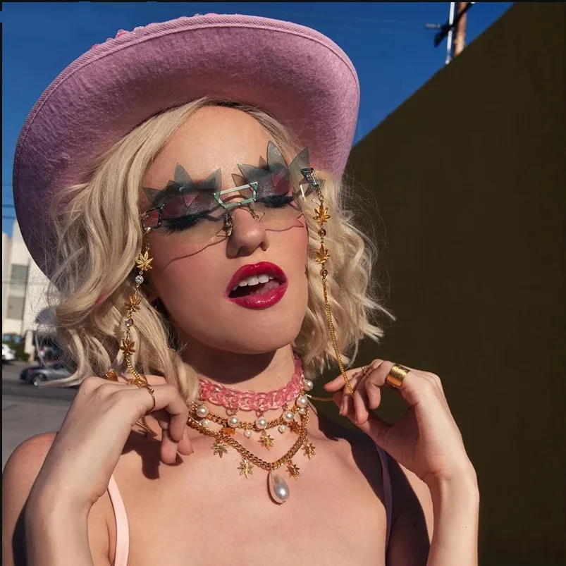 

New Leaf Shape Sunglasses Gradient Vintage Sunglasses Female Fashion INS Personality Polygonal Retro Street Photo Sunglasses