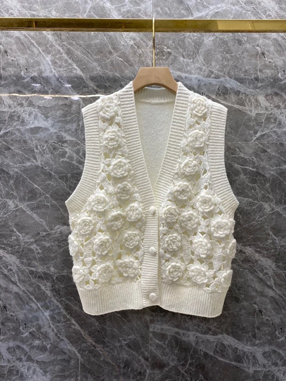 

2021 new women fashion V-neck heavy crocheted sleeveless knitted vest top 911