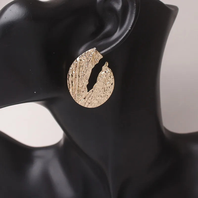 Женские круглые серьги-гвоздики простые геометрические металлические серьги