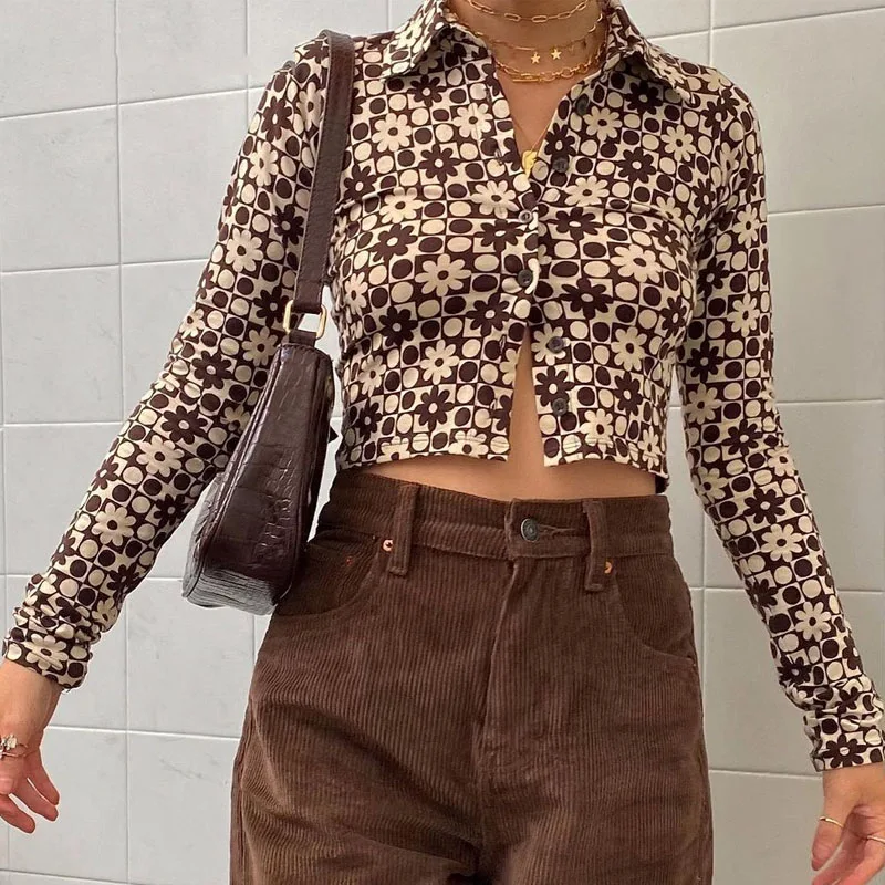

2021 Harajuku Brown Vintage Long Sleeve Tee Shirt Women Casual Y2K Cropped Tops Tees Fashion Button Up T-shirt Spring Streetwear