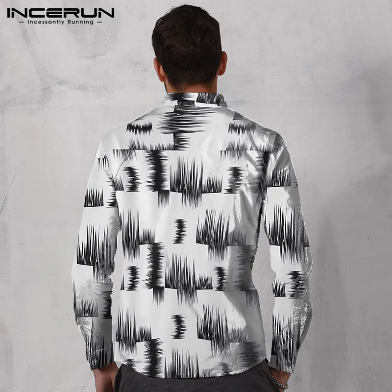 Мужская рубашка на пуговицах с отложным воротником и карманами модель 2020 года S