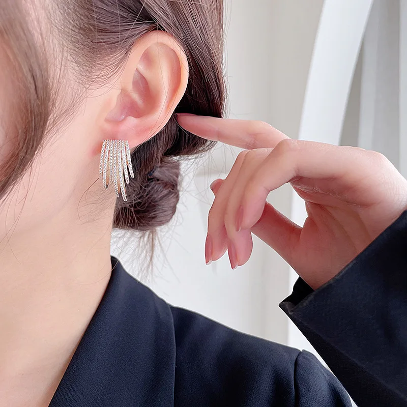 

Adele Stud Earrings Hollow Personality Exaggerated Zircon Short Earrings 925 Silver Irregular Geometric Retro Earrings Women