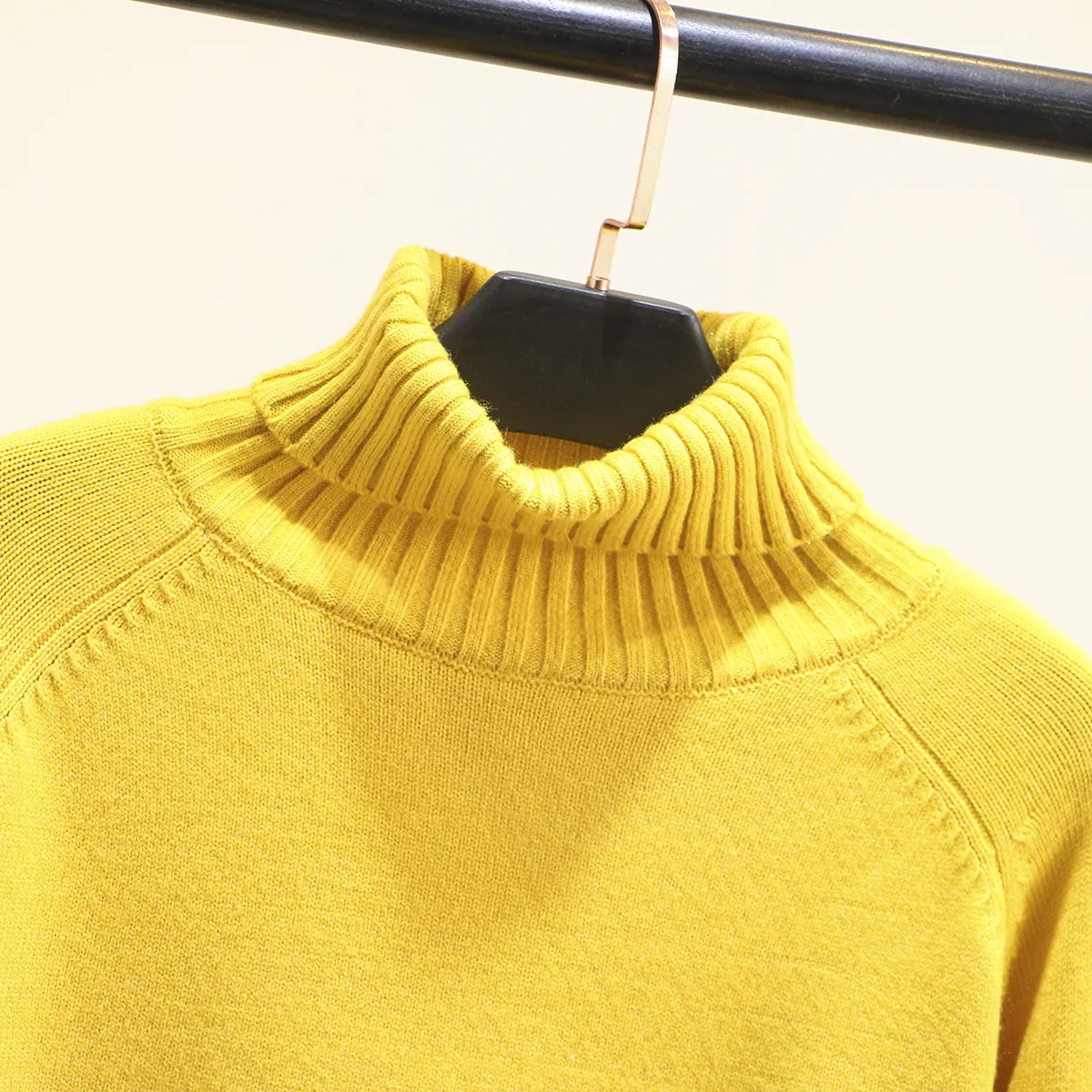 Незаменимый женский свитер модный однотонный джемпер с длинным рукавом