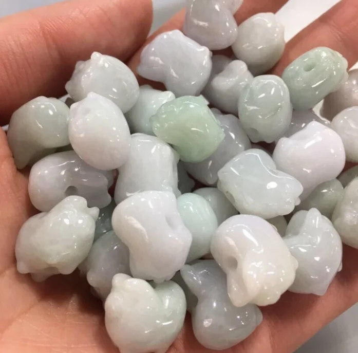 Натуральный нефритовый изумруд подвеска в виде китайской зодиака свиньи