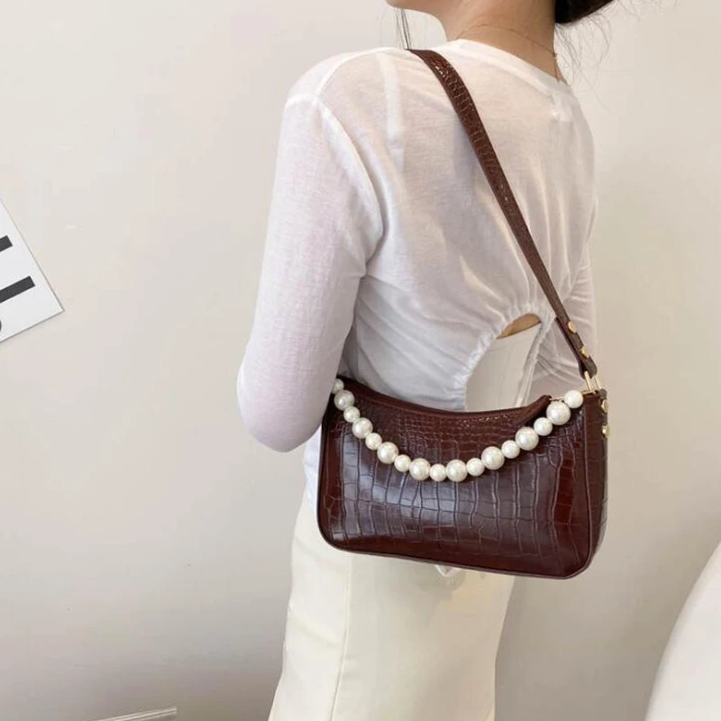 

2021 New Fashion Shoulder Bag Beading Chain Handbags For Women Pu Leather Crossbody Female Underarm Baguette Bags