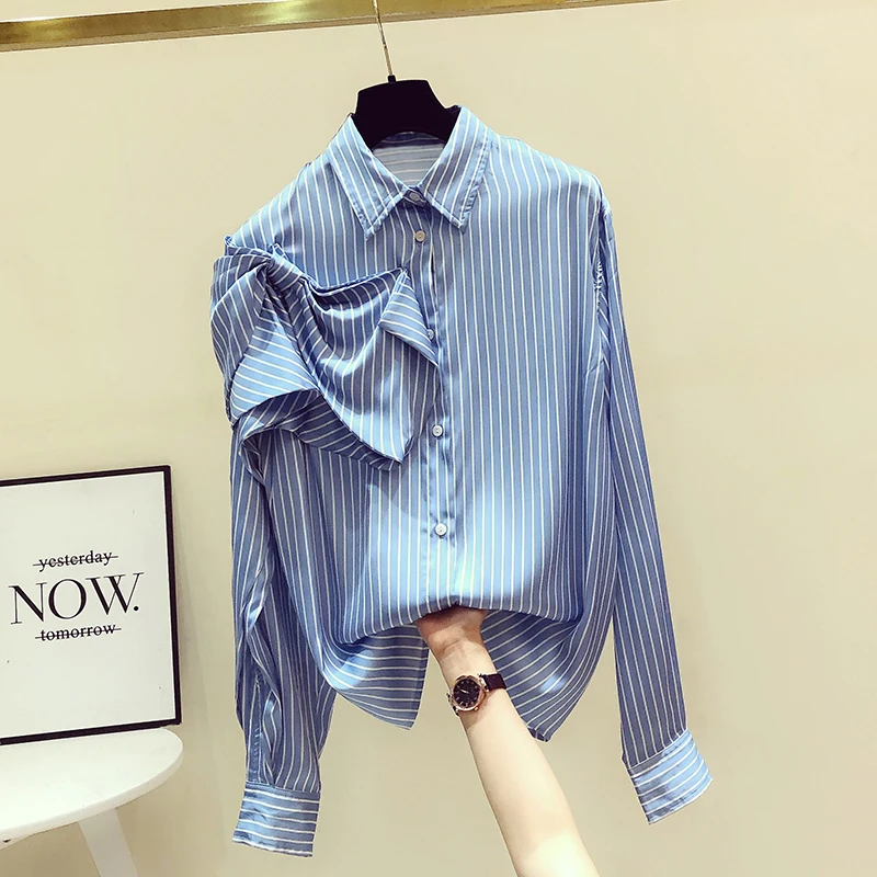

SuperAen Blue Vertical Stripe Bow Patchwork Loose Full Casual Turn Down Collar Shirts Women's 2021 Autumn New