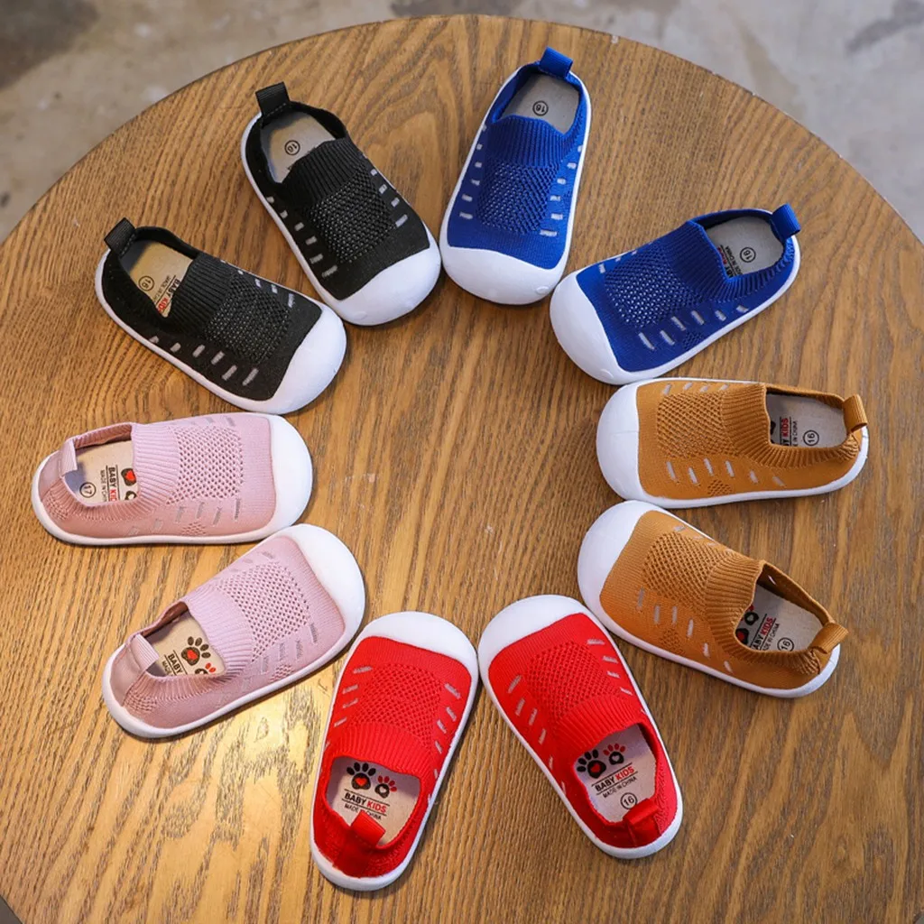 Спортивная обувь яркого цвета для маленьких мальчиков и девочек повседневная из