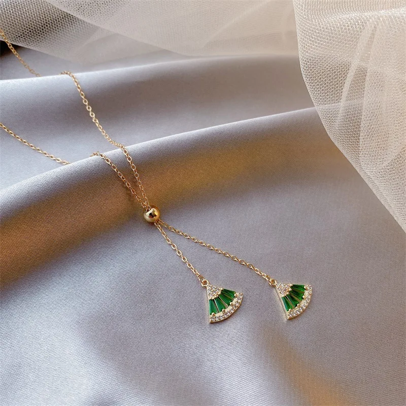 

SNCSDK new Classic necklace for women green fan-shaped Pendant clavicle chain aesthetic temperament fashion Women's accessories