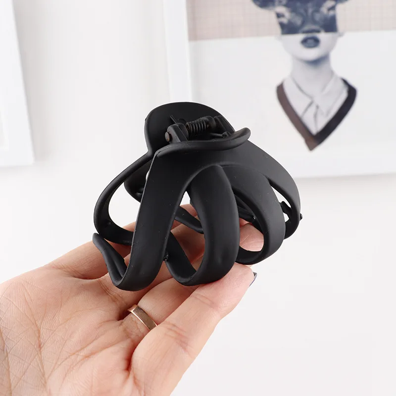 

2021 New Tortoise Shell Claw Clip Frosting Hair Clip Large Hair Claw Girls Clips French Barrette for Women Hair Accessories