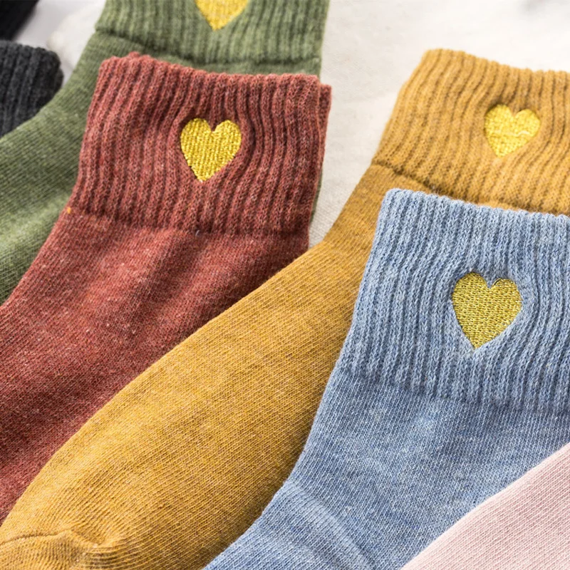 

Новые осенне-зимние женские носки с вышивкой Love, хлопковые плотные теплые женские носки, повседневные женские носки, оптовая продажа
