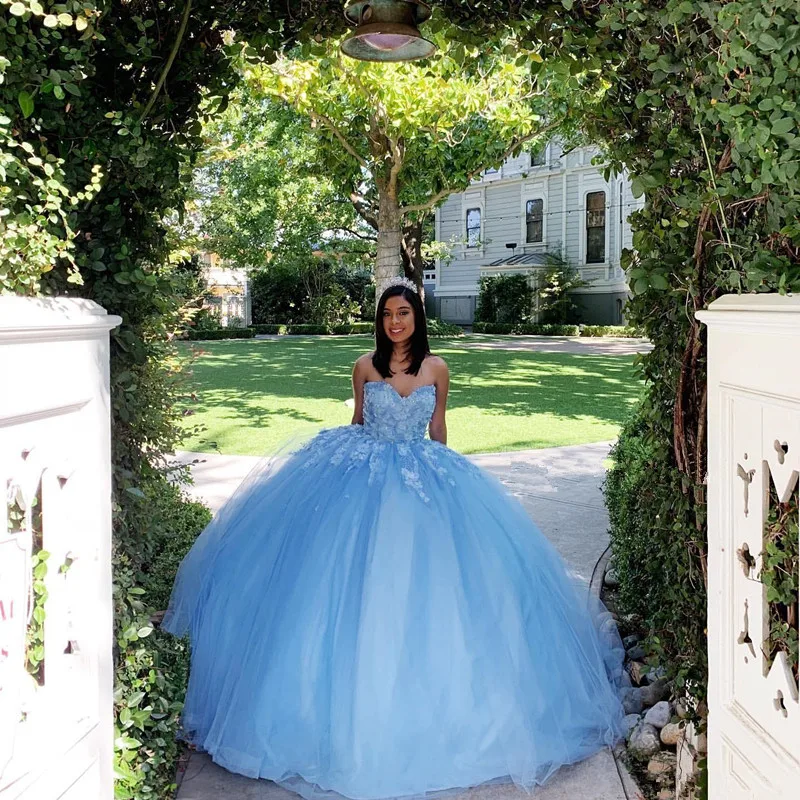 

Sky Blue Quinceanera Dresses Sweetheart Lace 3D Flowers Crystal Beads Tulle Sweet 16 Party Pageant Prom Dress Evening Gowns