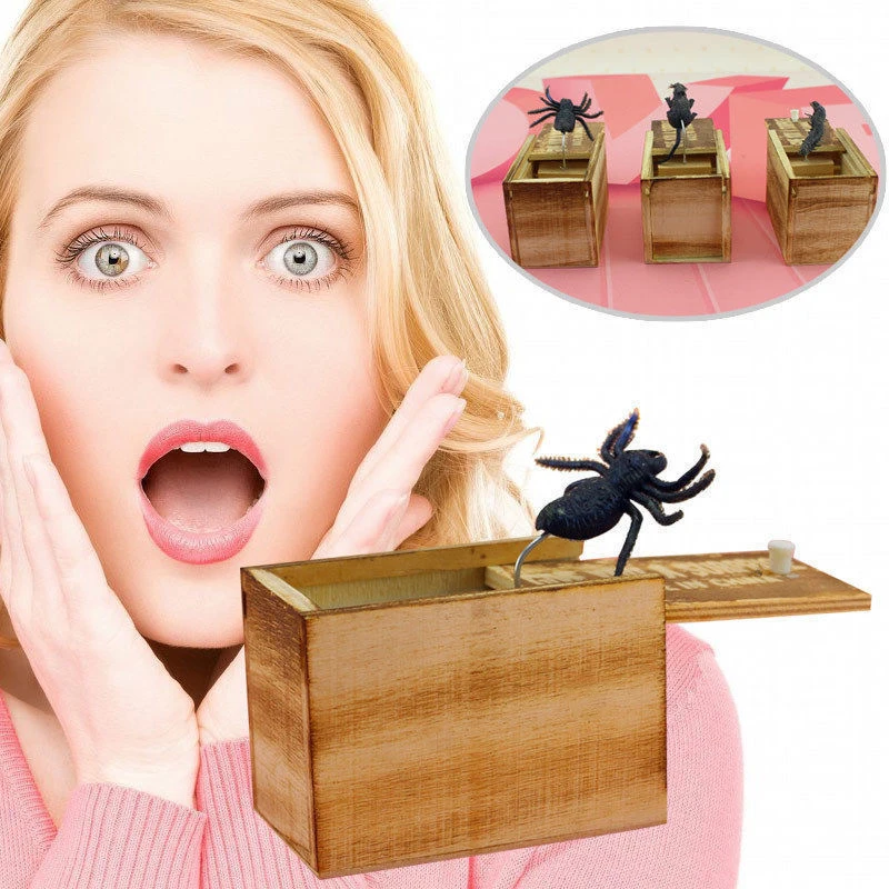 Wooden Blind Box Prank Spider Scare In Case Trick Play Joke Gag Toys Random Animal Halloween April Fools ' Day Surprise | Игрушки и