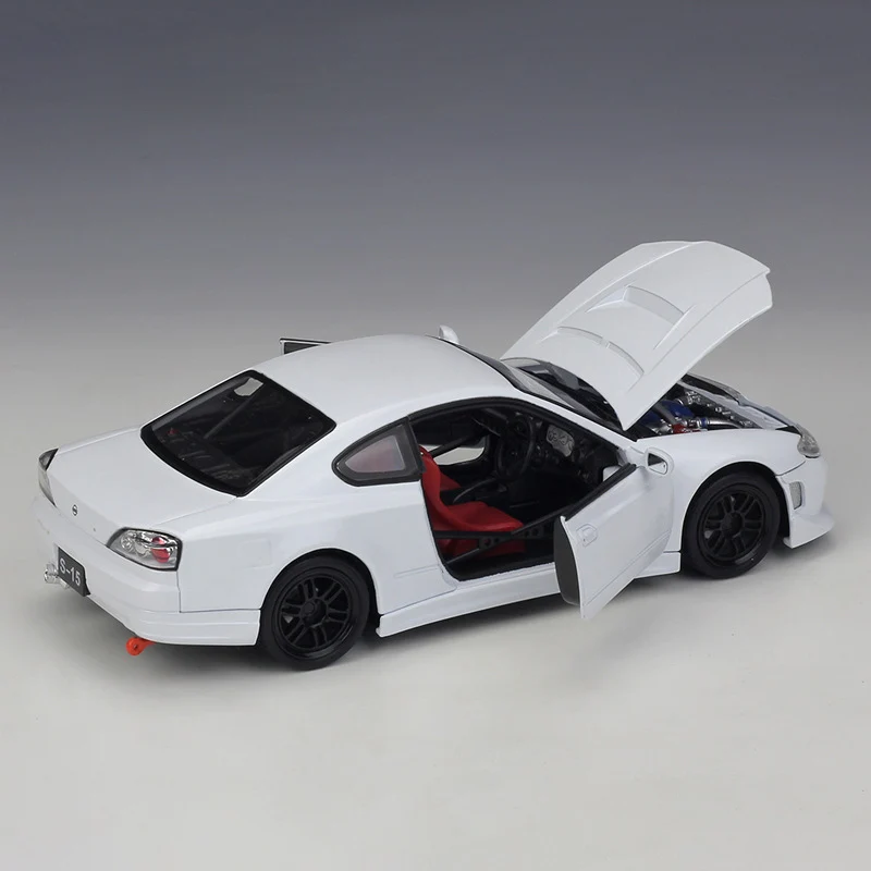 Welly 1:24 оригинальная коробка Nissan серебристая модель Литая автомобиля Игрушечная