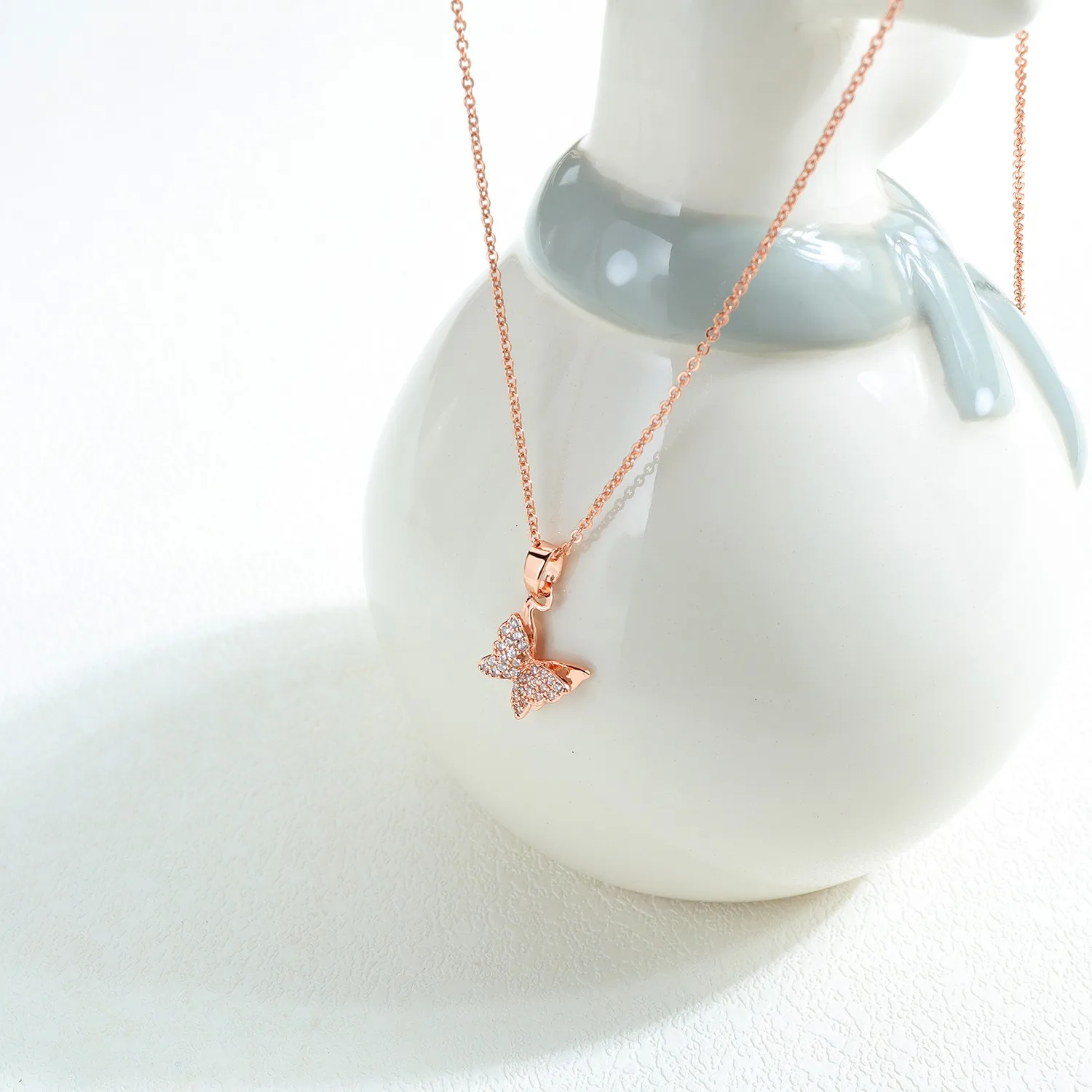 

Cyue Simple Copper-plated Gold-plated Butterfly Necklace Fashion All-match Zircon-studded Clavicle Chain Pendant For Women