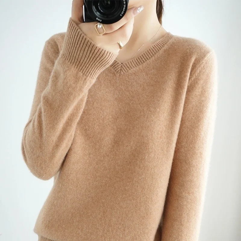 

21 autumn new 100 wool sweater women's V-neck Korean loose Pullover bottomed shirt top is simple, fashionable and versatile