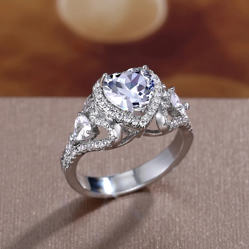 

Classic Exquisite Three Heart Shape White Cubic Zircon Rings For Women Dazzling CZ Engagement Fashion Jewelry Wedding Band Gift