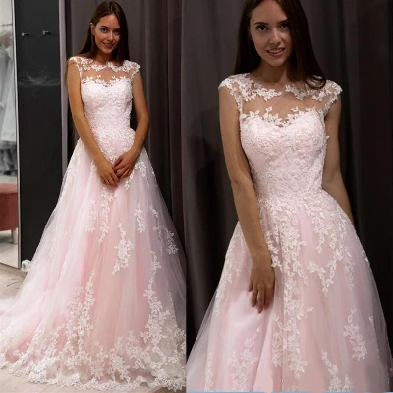 

Свадебное платье трапециевидной формы с открытой спиной и аппликацией белого цвета и цвета слоновой кости; свадебное платье с глубоким v-об...