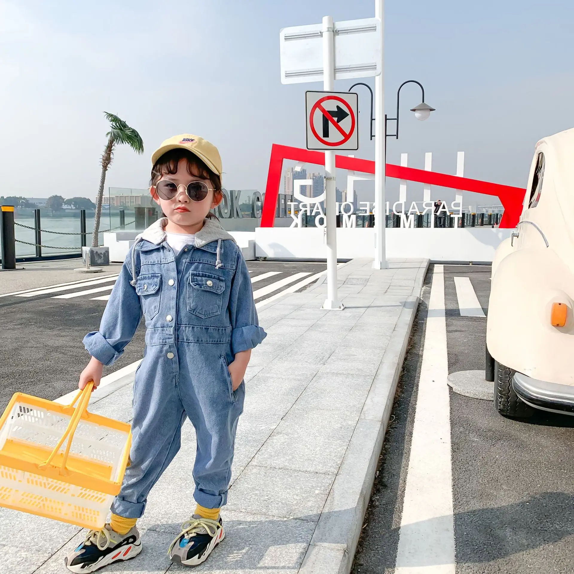 Джинсовый комбинезон с длинным рукавом на молнии капюшоном для мальчиков и