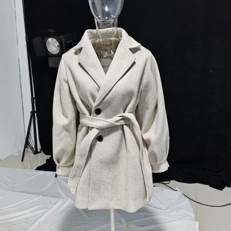 

LANMREM 2021 winter Autumn lace up soft warm new white and black turn-down collar short women's woolen coat fashion tide 2A1618