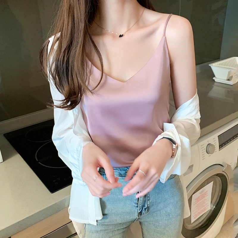 

Tank Top Women Silk Halter Top Women Summer Woman V Neck Camis Vest Korean Women Streetwear Tops Plus Size Sexy Halter Shirts