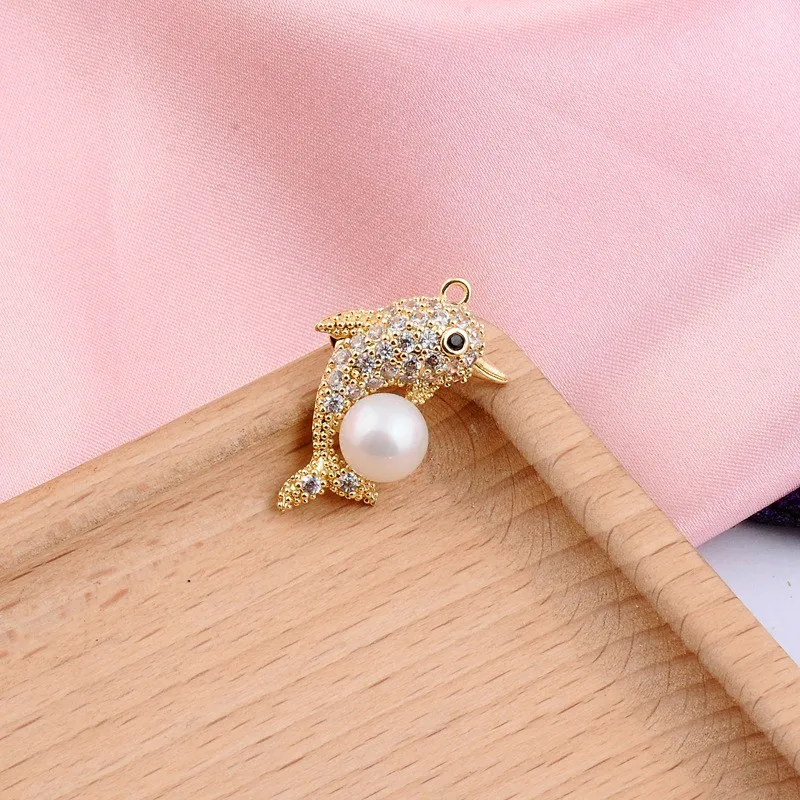 

Cute Female White Pearl Brooches For Women Charm Gold Color Wedding Jewelry Trendy Crystal Dolphin Pin Dress Coat Accessories