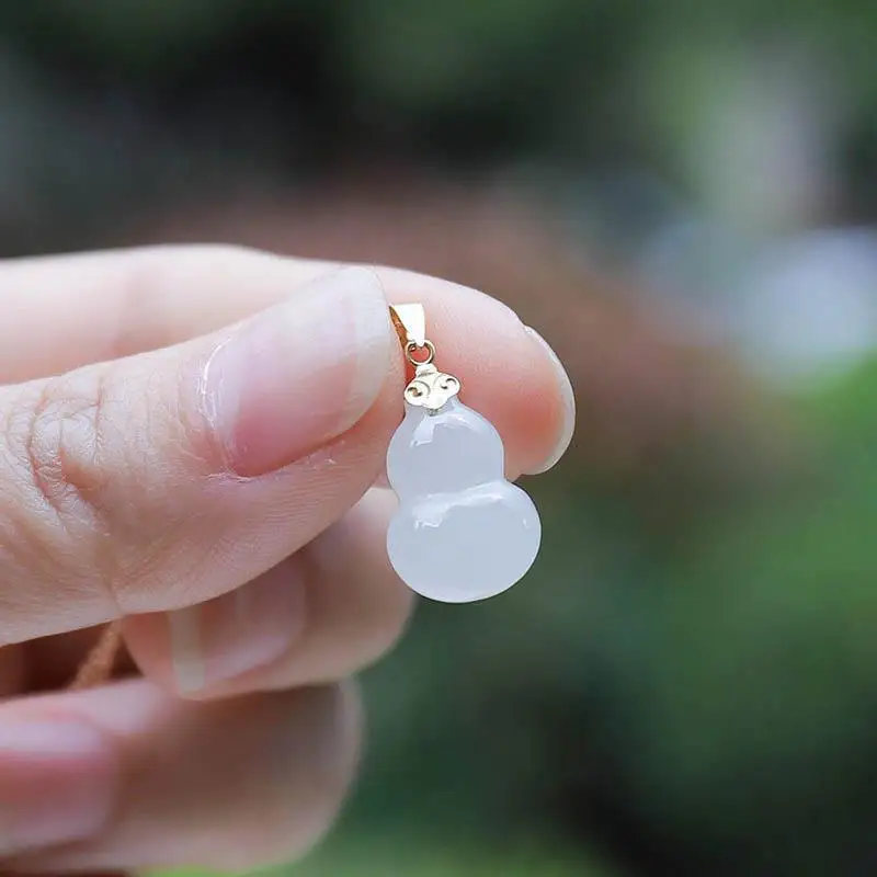 

Yongfu Natural Hetian Jade White Jade Calabash Pendent White Jade S925 Sterling Silver Jade Necklace Exorcising and Fortune