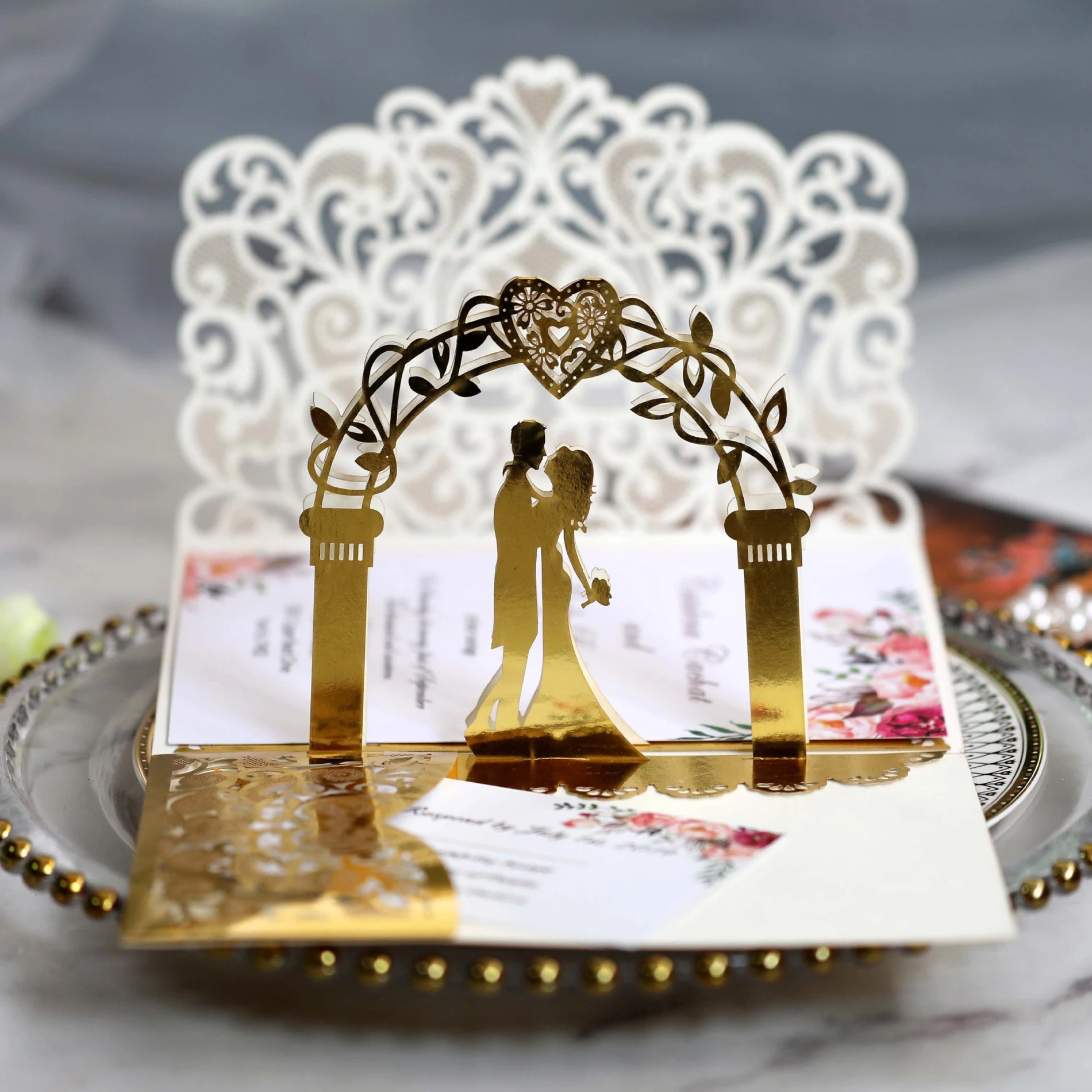 

10 PCS Sample European Laser Cut Wedding Invitation 3D Tri-fold Lace Heart-shaped Elegant Greeting Card Wedding Greeting Card