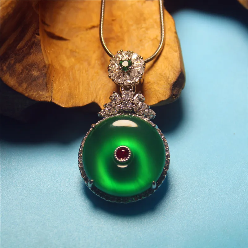 Оптовая продажа модные ювелирные изделия ожерелье с зеленым халцедоном инкрустированной пряжкой мира для