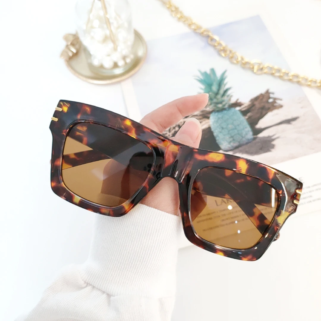 

Emosnia New Fashion Women Sunglasses Luxury Brand Square Ladies Eyewear 2022 Vintage Oversized Sun Glasses Female UV400 Shades