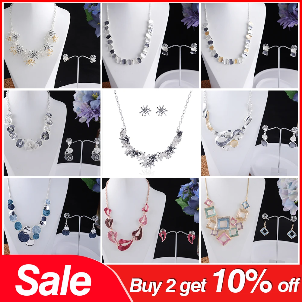 

Sale Necklaces Women's MediceM Design Alloy Enamel Square Necklace Designer Geometric Chain for Women Wedding Gift Party Fashion