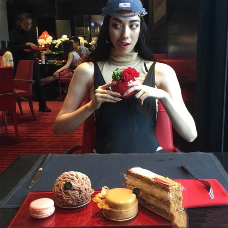 Женский комбинезон с глубоким V образным вырезом однотонный облегающий