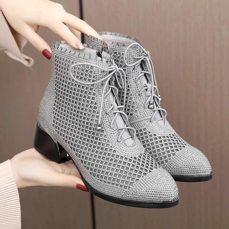 

VICONE/ботинки на толстом каблуке; Женские тонкие ботинки со стразами; Ботинки с ажурной сеткой; Сетчатые ботинки; Дышащие ботильоны; Большие р...