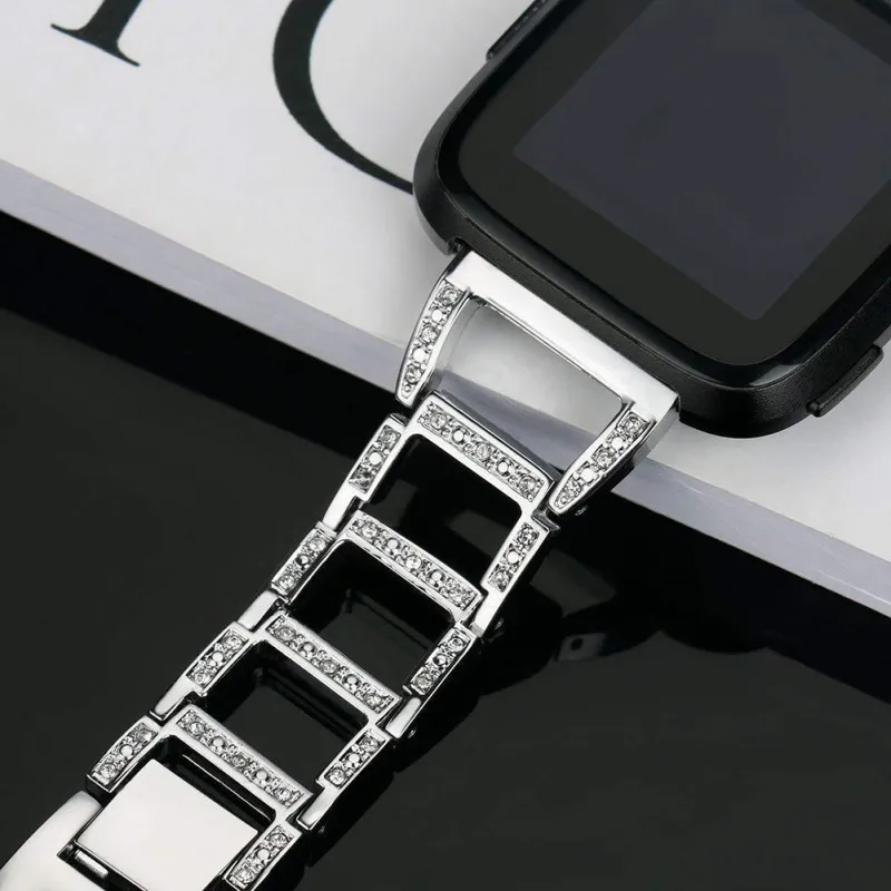 Выдолбленный декоративный браслет из нержавеющей стали с кристаллами