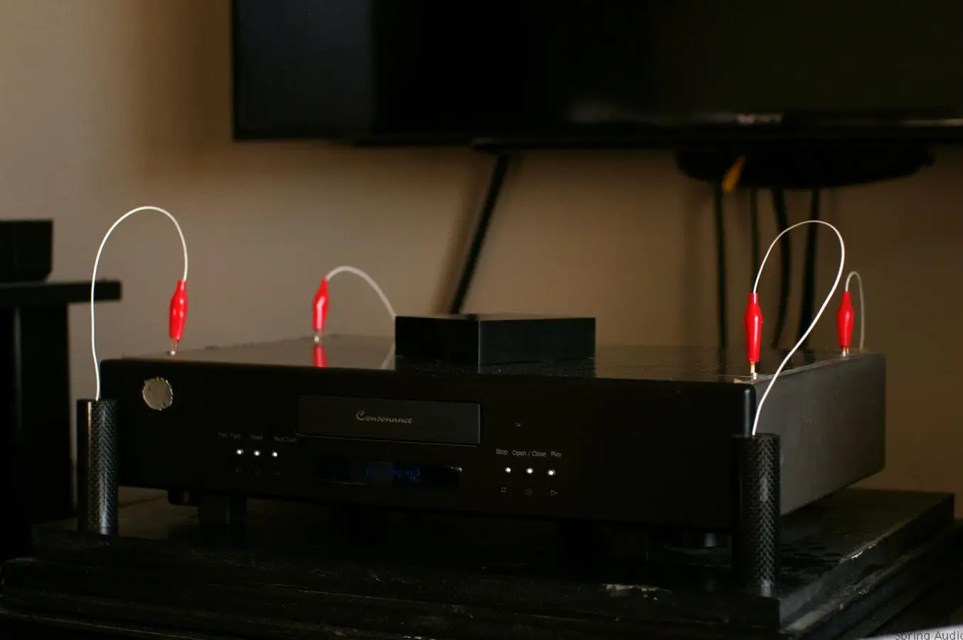 Электронное черное отверстие устранение стерео статического электричества