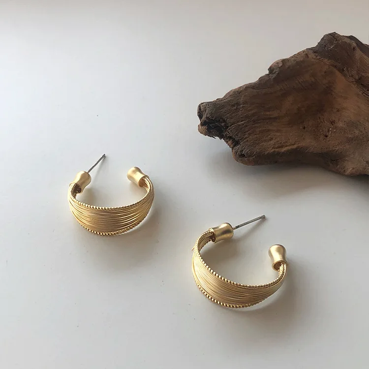 

2021 Korean Elegant Fairy Anti Allergy Irregular Brushed 14k Gold Hoop Earrings S925 Sterling Needle for Women OL Party Jewelry