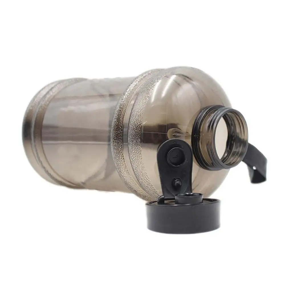 Бутылка для воды спорта на открытом воздухе 2.2L портативная пластиковая бутылка