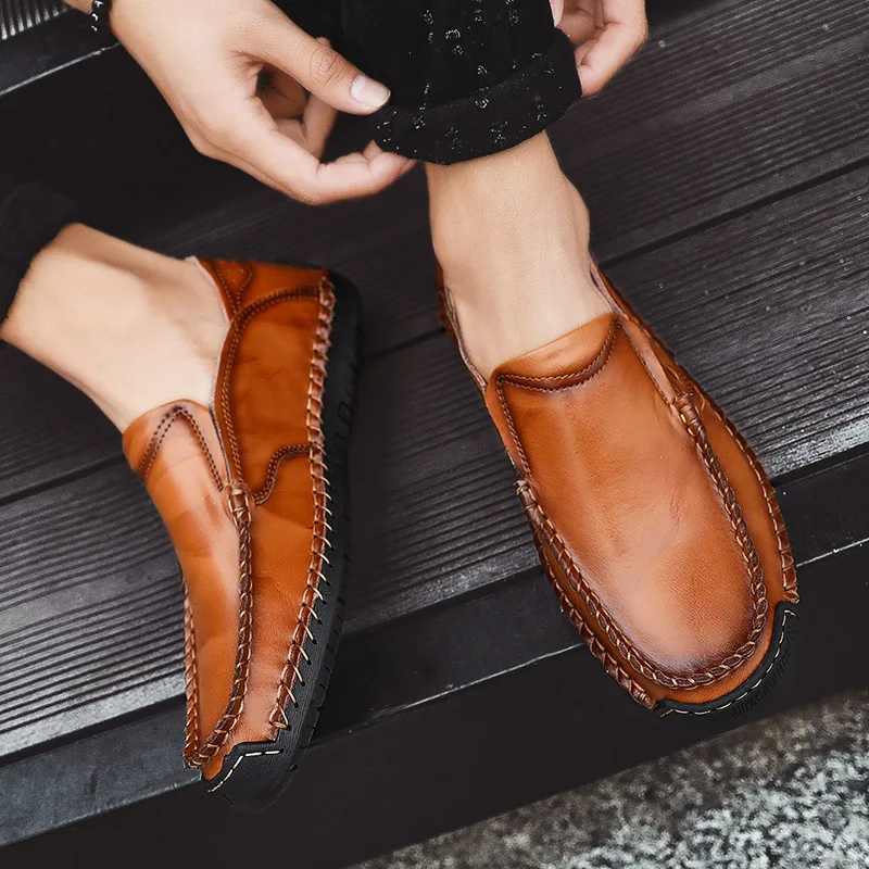 Мужская обувь лоферы на плоской подошве удобная повседневная из натуральной