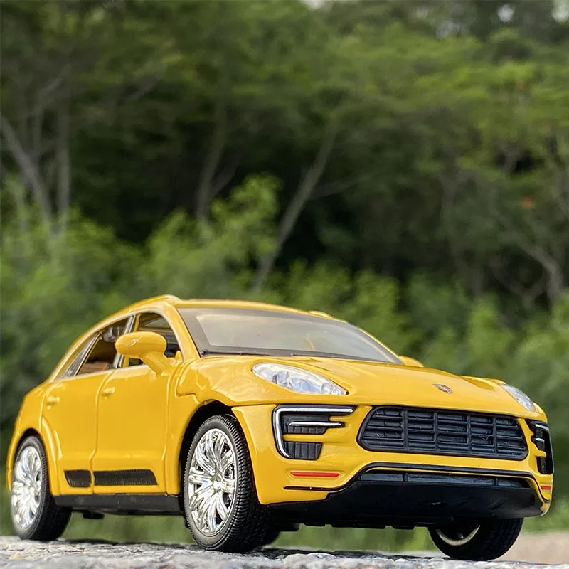 1:32 модель автомобиля Porsche Macan SUV из сплава Литые и игрушечные автомобили